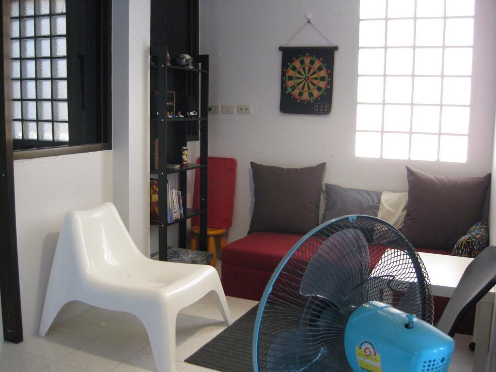 Ostello Rest 3 Bangkok Esterno foto