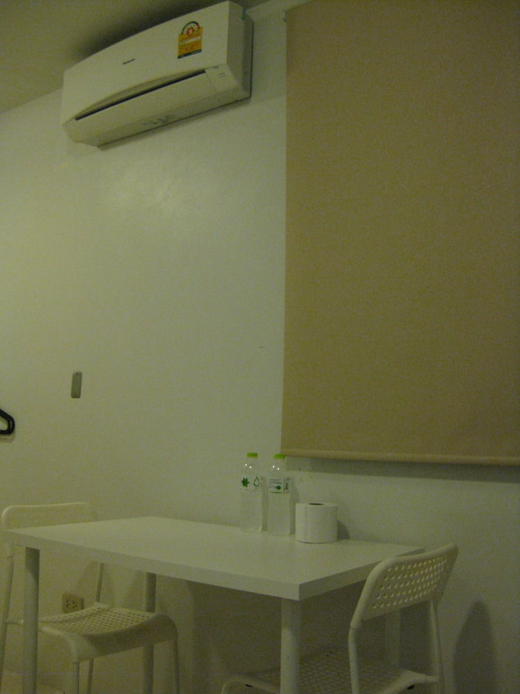 Ostello Rest 3 Bangkok Esterno foto